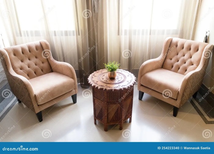 How to decorate table in living room